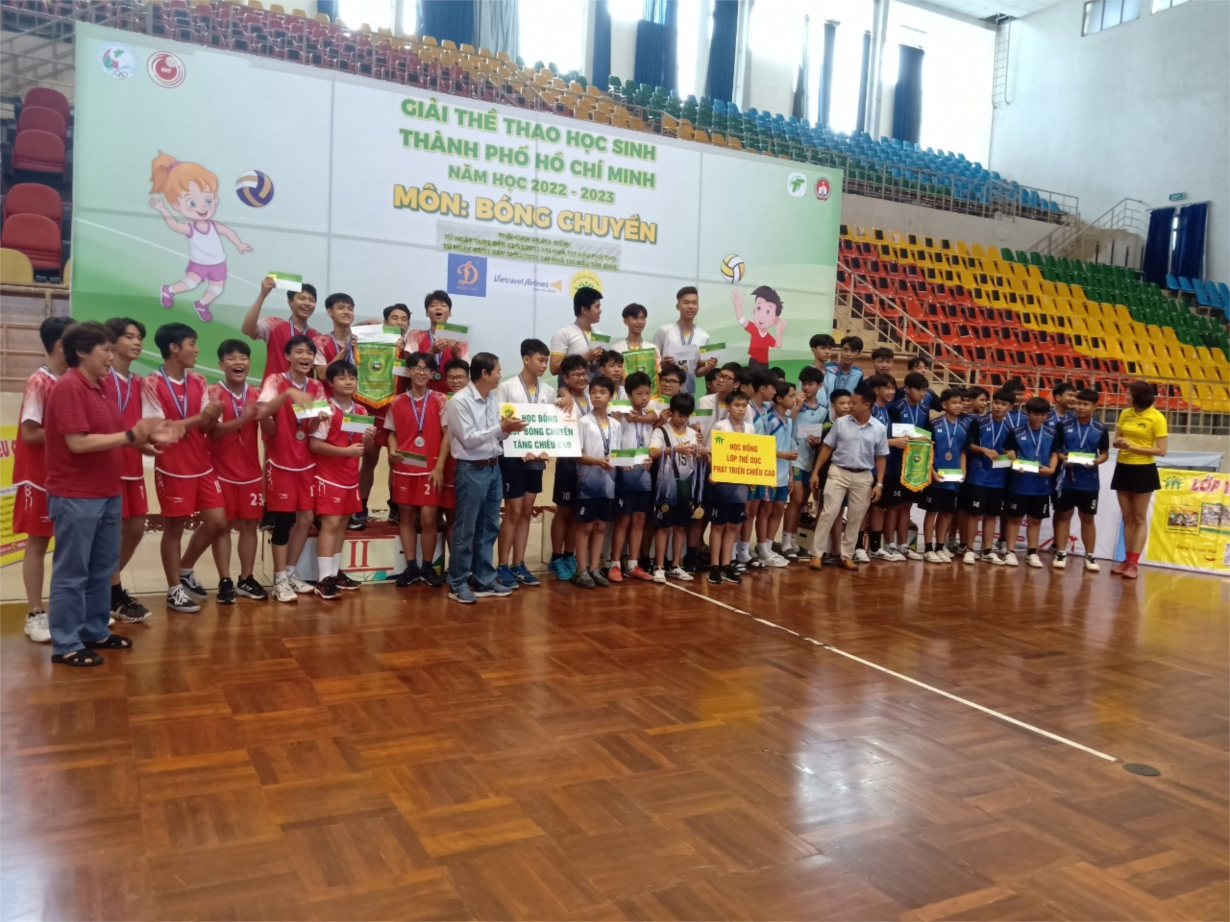 Huy chương vàng môn bóng chuyền nam cấp Thành phố.jpg